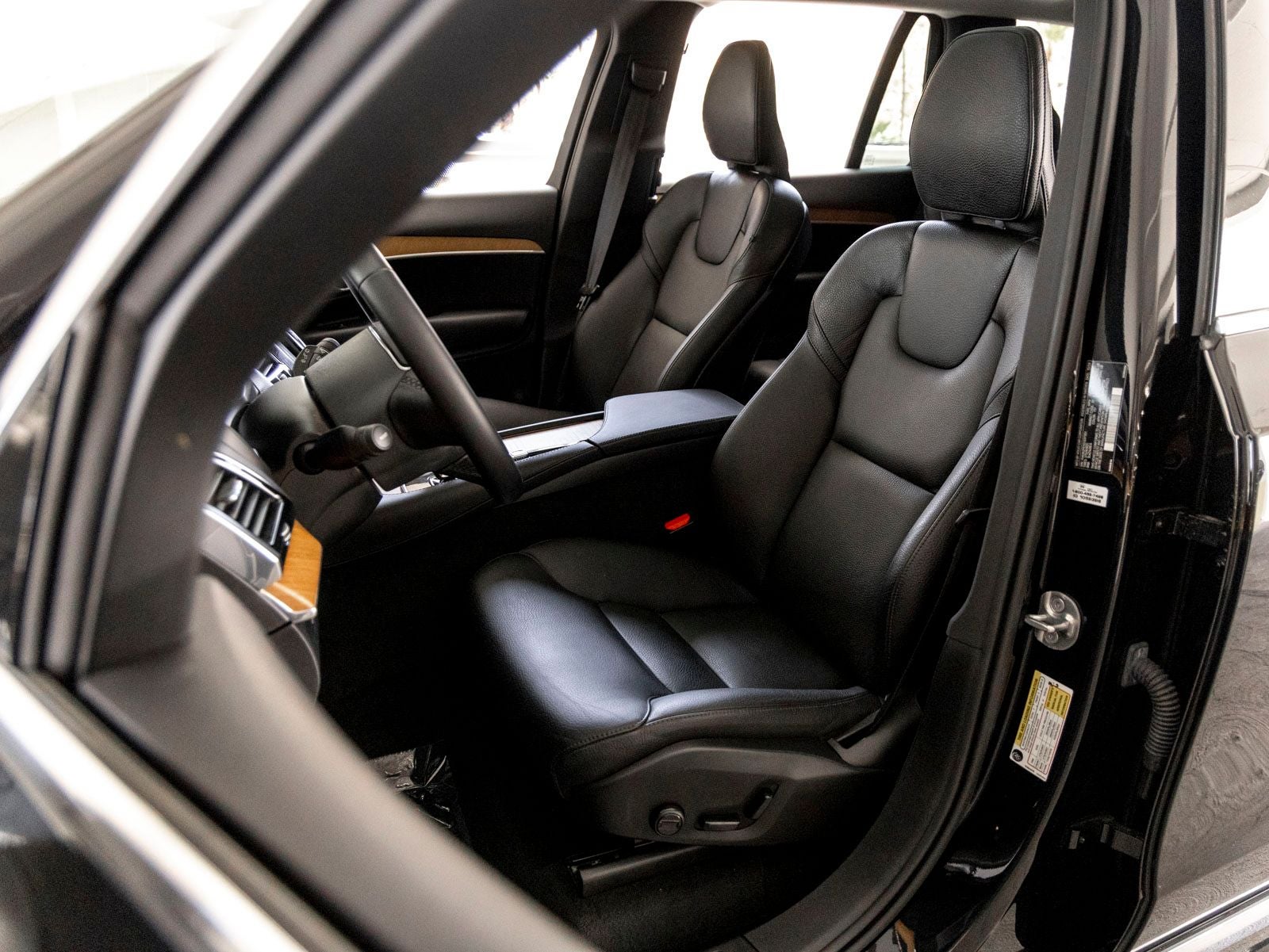 2025 Volvo XC90 B6 Plus 7-Seater