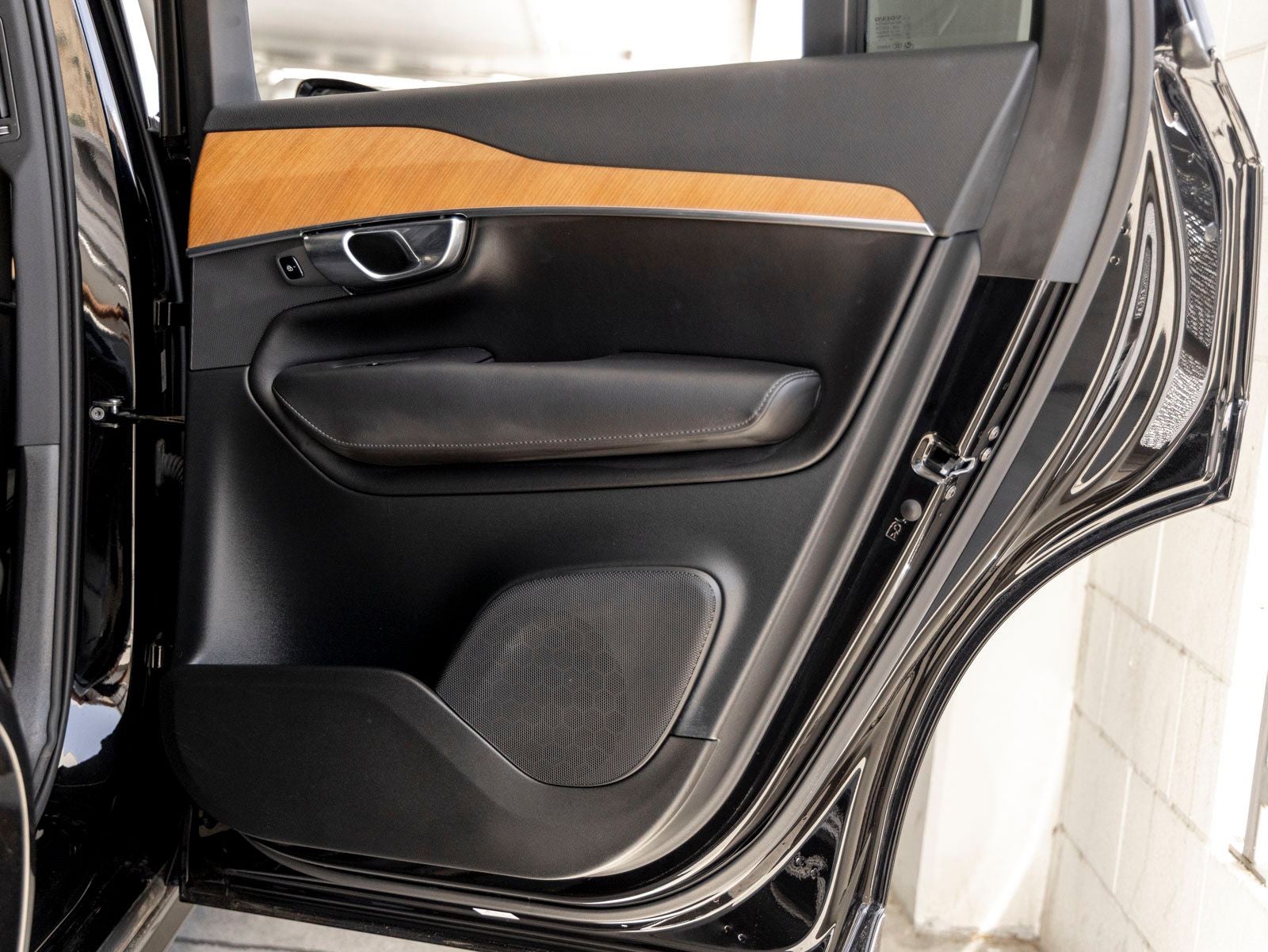 2025 Volvo XC90 B6 Plus 7-Seater