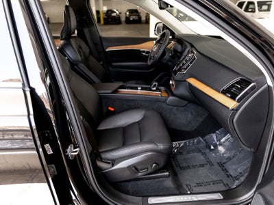 2025 Volvo XC90 B6 Plus 7-Seater
