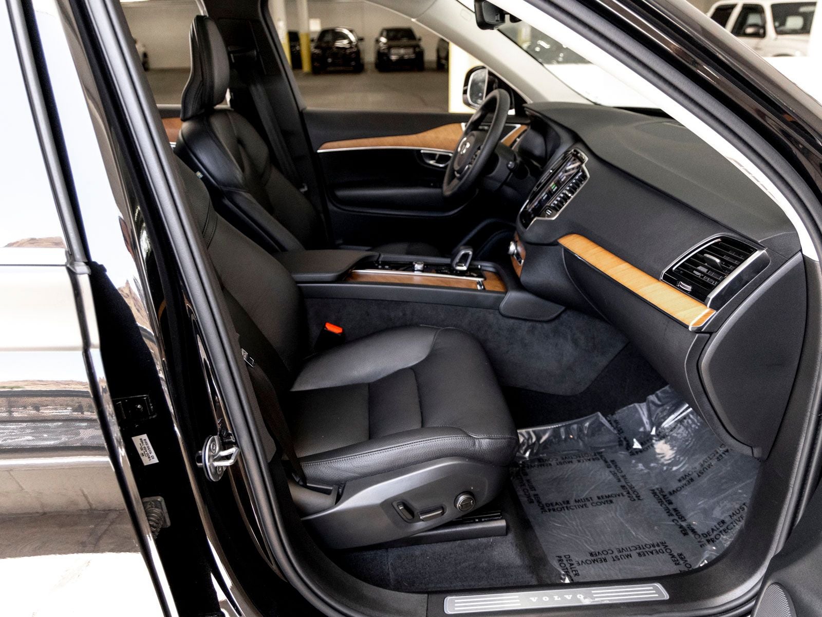 2025 Volvo XC90 B6 Plus 7-Seater