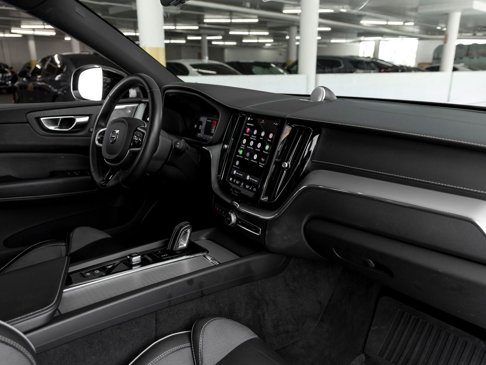 2022 Volvo XC60 Recharge Plug-In Hybrid T8 R-Design
