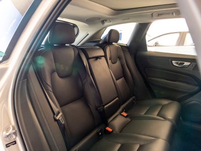 2023 Volvo XC60 Recharge Plug-In Hybrid Ultimate