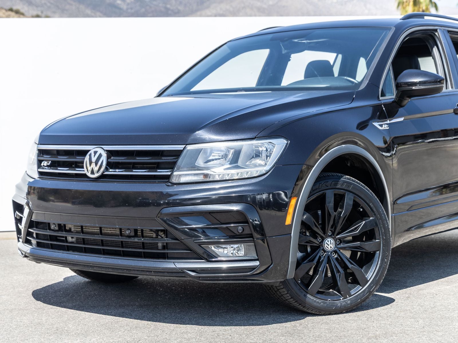 2020 Volkswagen Tiguan 2.0T SE R-Line Black 4Motion