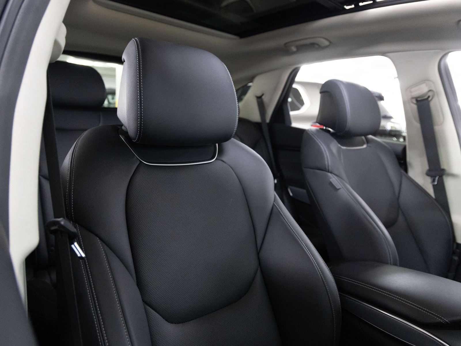 2024 Genesis GV70 2.5T Select