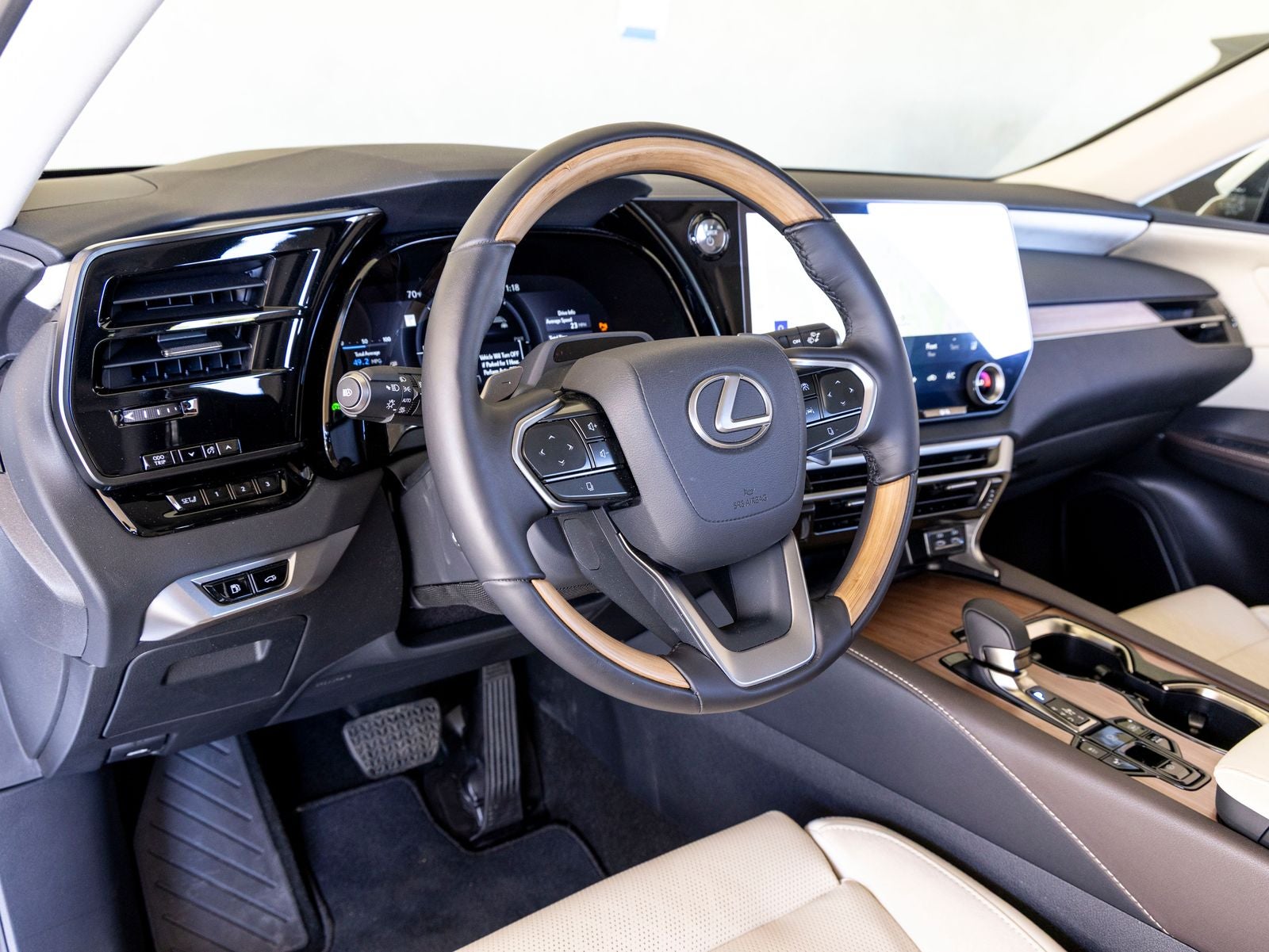 2026 Lexus RX 450h+ Luxury