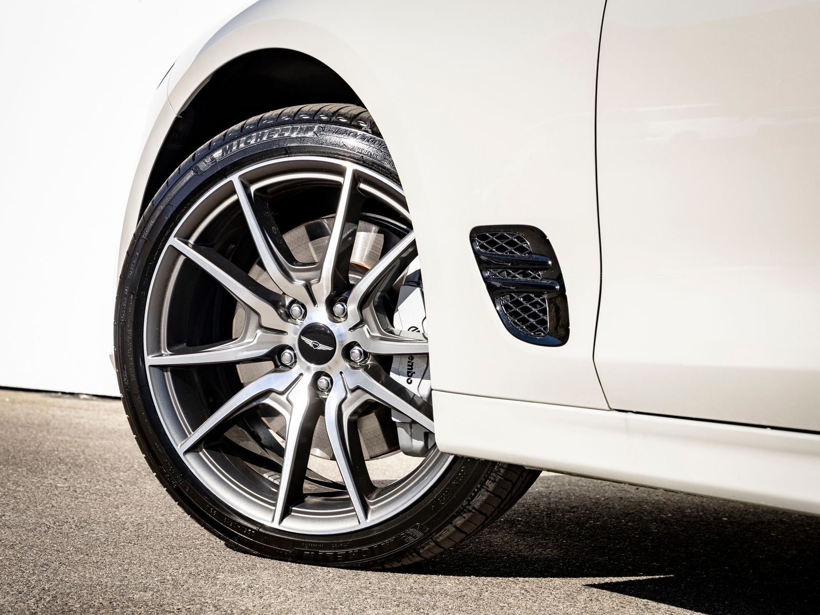 2026 Genesis G70 2.5T Prestige