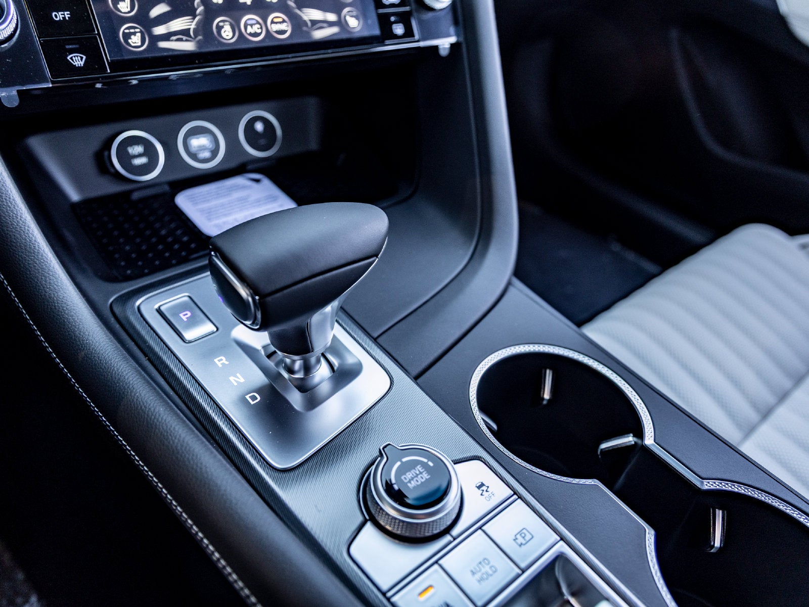 2027 Genesis G70 2.5T
