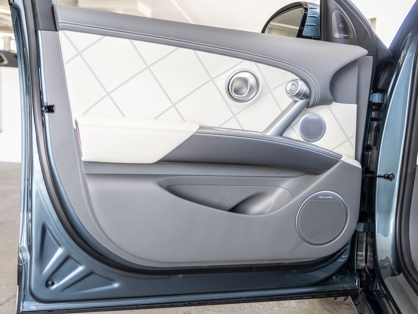 2027 Genesis GV60 Prestige 20"