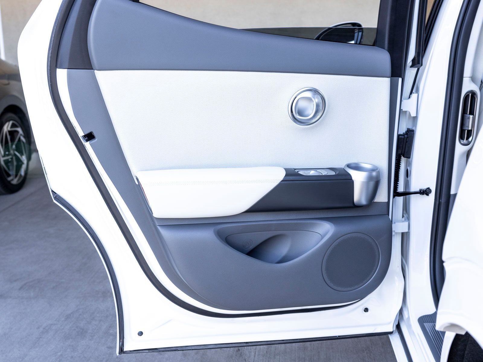 2026 Genesis GV60 19"