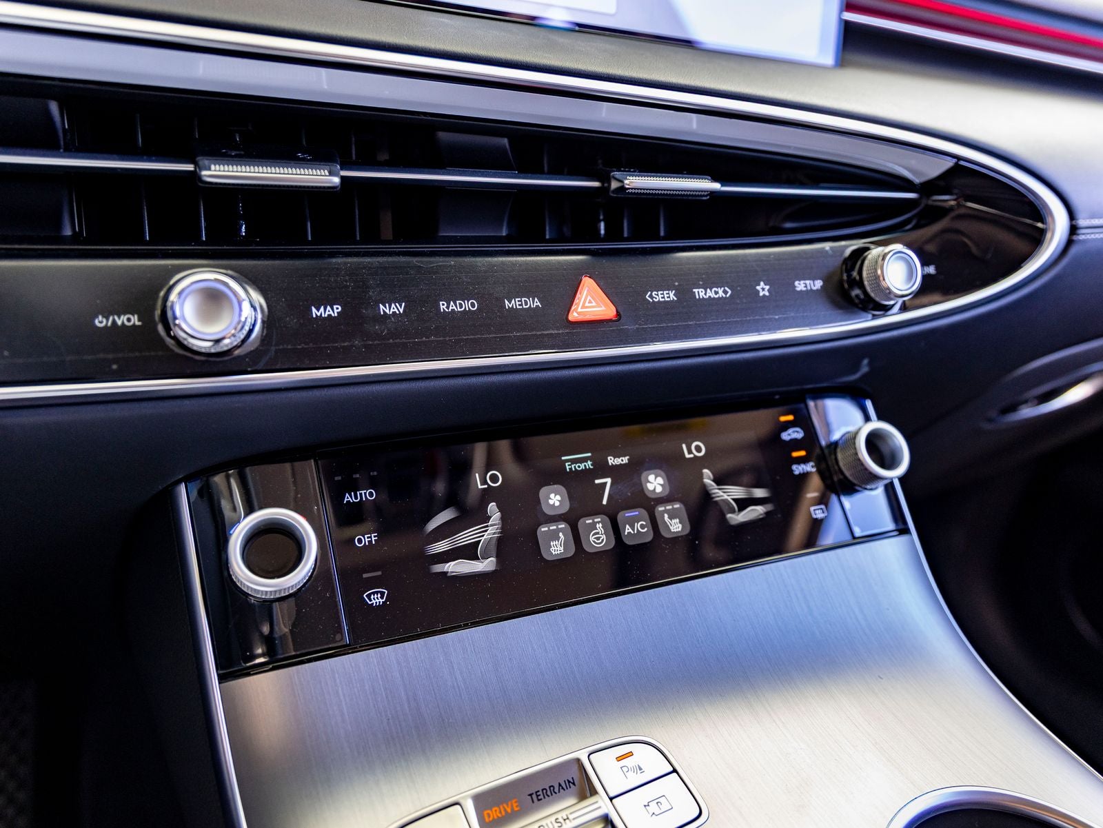 2027 Genesis GV70 2.5T Select