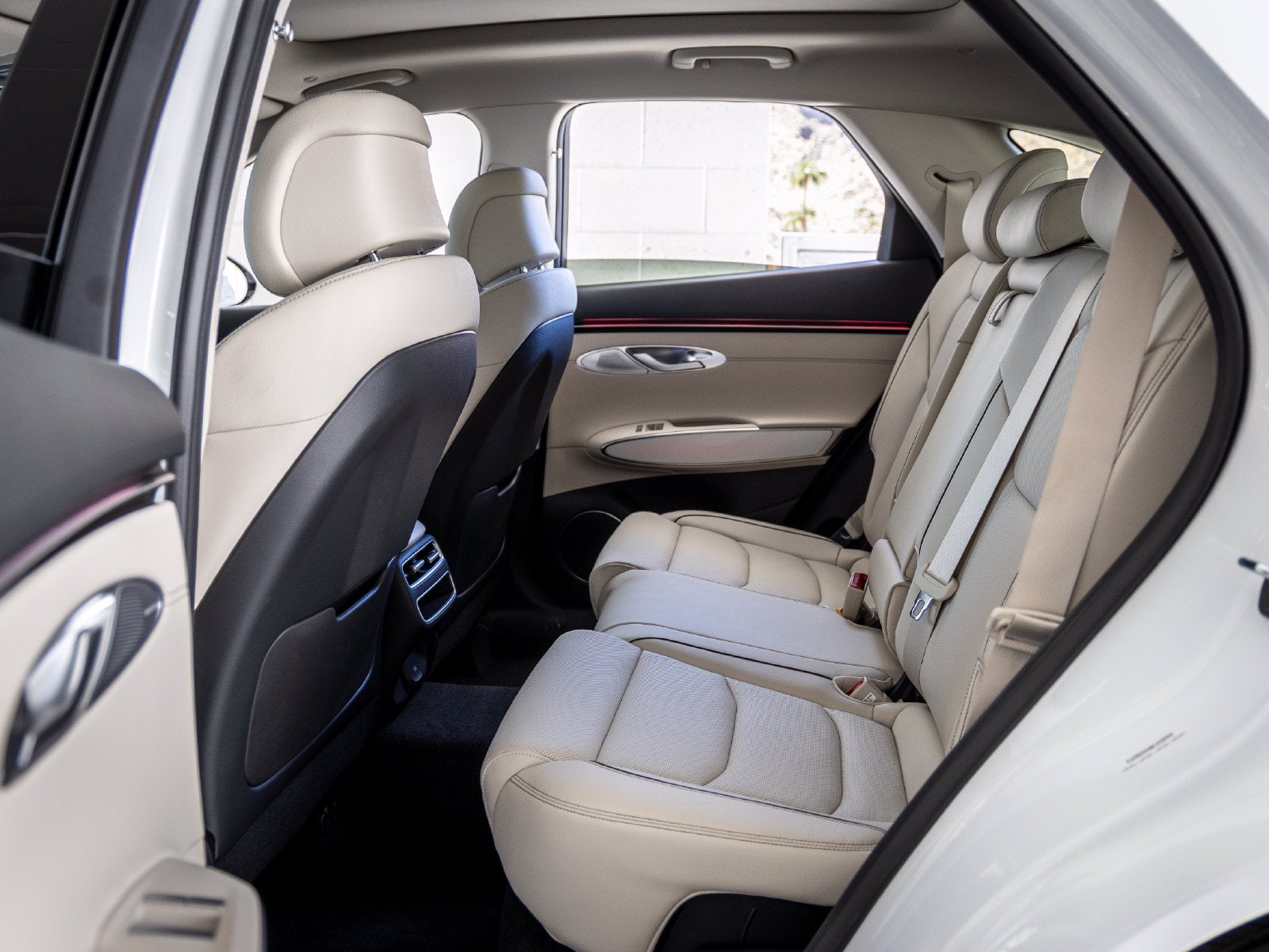 2027 Genesis GV70 2.5T Advanced