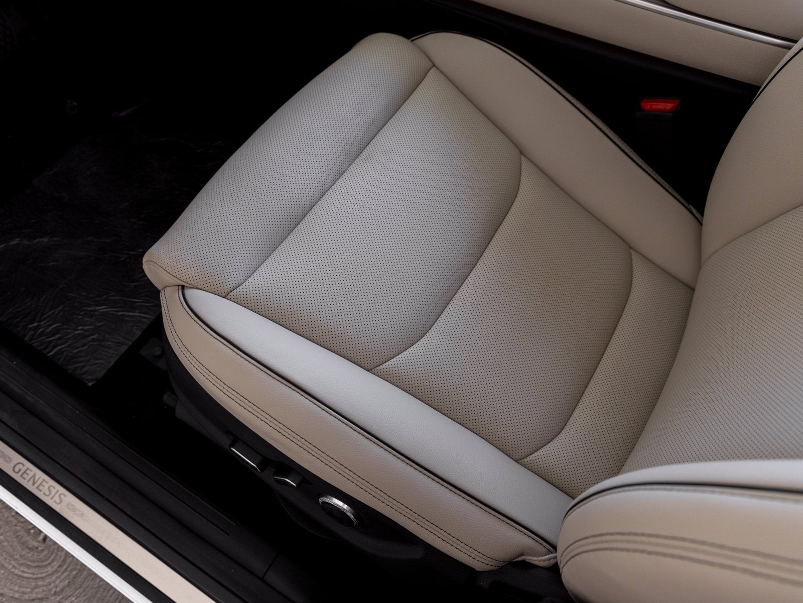 2027 Genesis GV70 2.5T Advanced
