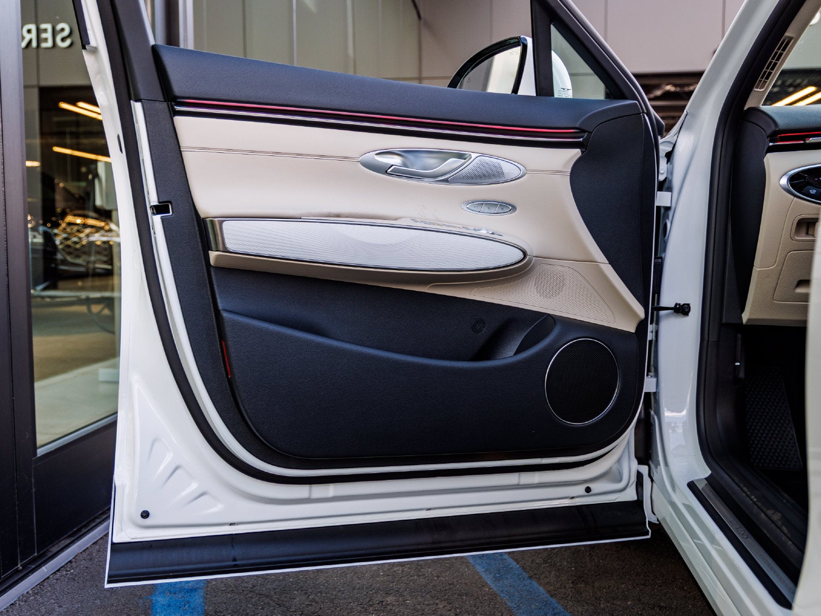 2027 Genesis GV70 2.5T Advanced