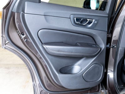 2022 Volvo XC60 Recharge Plug-In Hybrid T8 Inscription