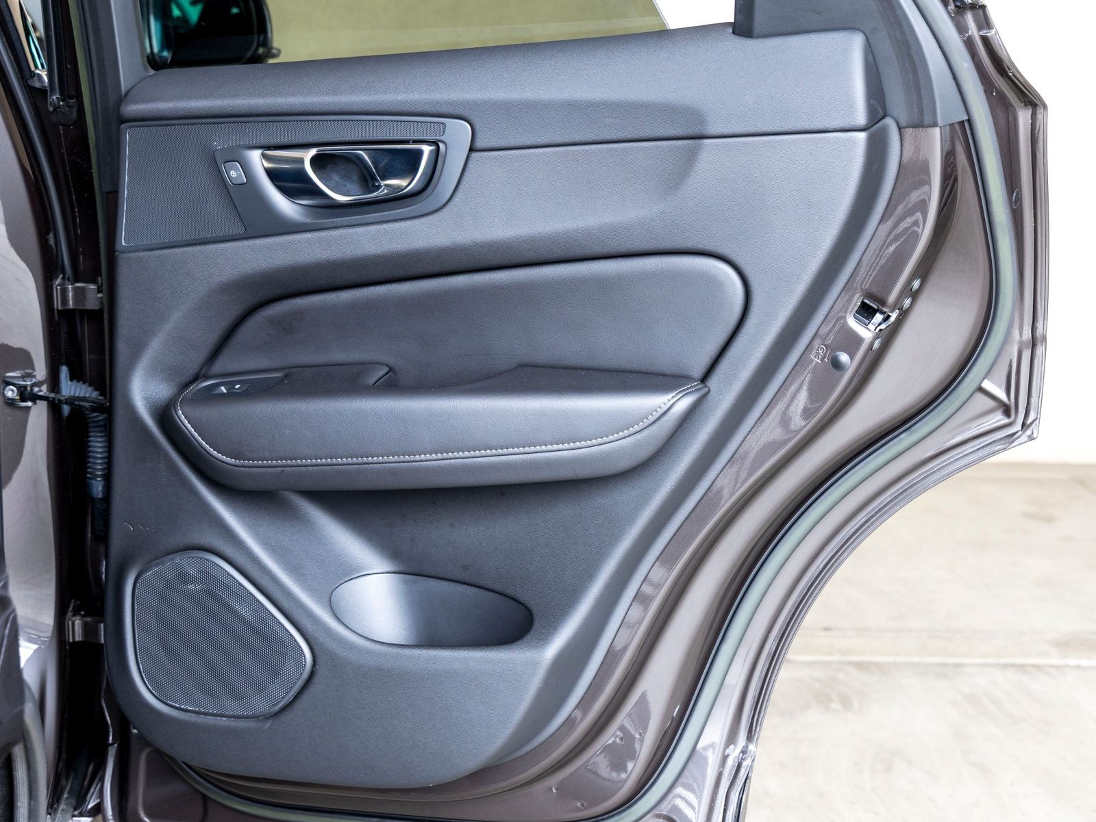 2022 Volvo XC60 Recharge Plug-In Hybrid T8 Inscription