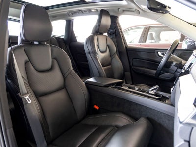 2022 Volvo XC60 Recharge Plug-In Hybrid T8 Inscription