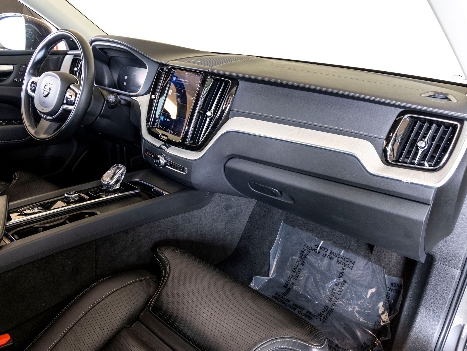 2022 Volvo XC60 Recharge Plug-In Hybrid T8 Inscription