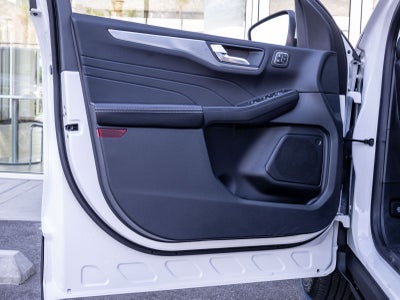 2022 Ford Escape Titanium Hybrid