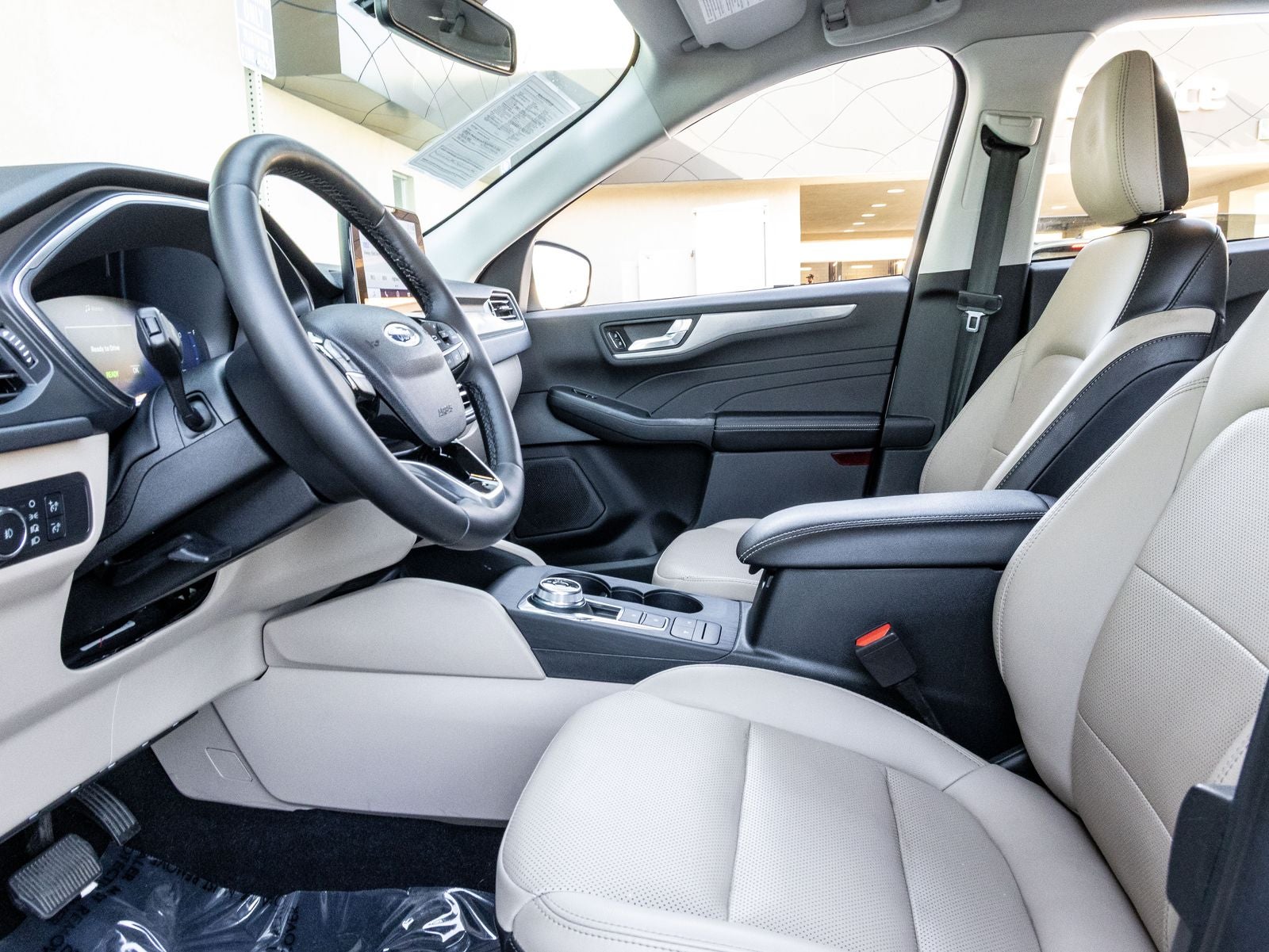 2022 Ford Escape Titanium Hybrid
