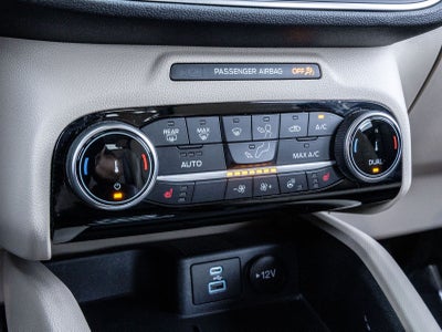 2022 Ford Escape Titanium Hybrid