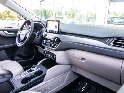 2022 Ford Escape Titanium Hybrid