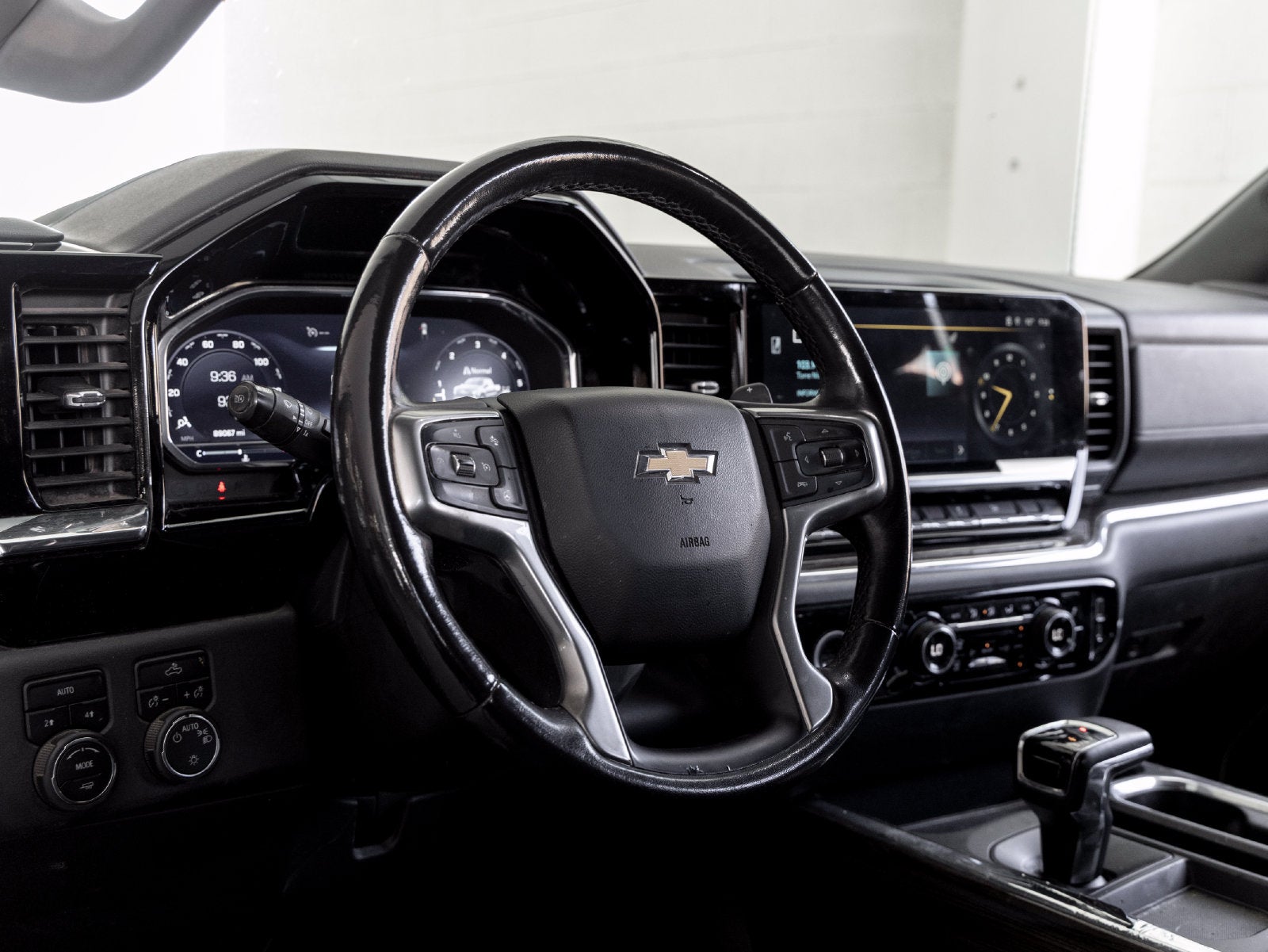 2023 Chevrolet Silverado 1500 LT LT1