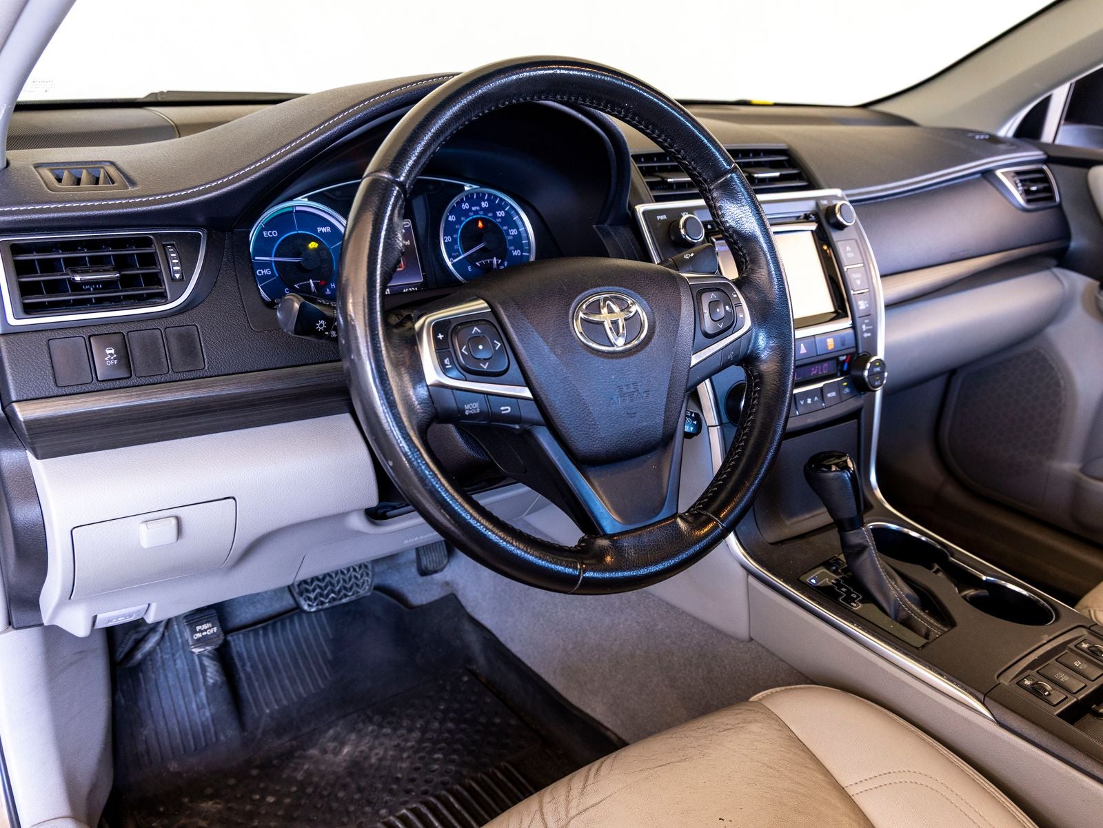 2016 Toyota Camry Hybrid XLE