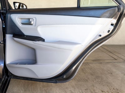 2016 Toyota Camry Hybrid XLE