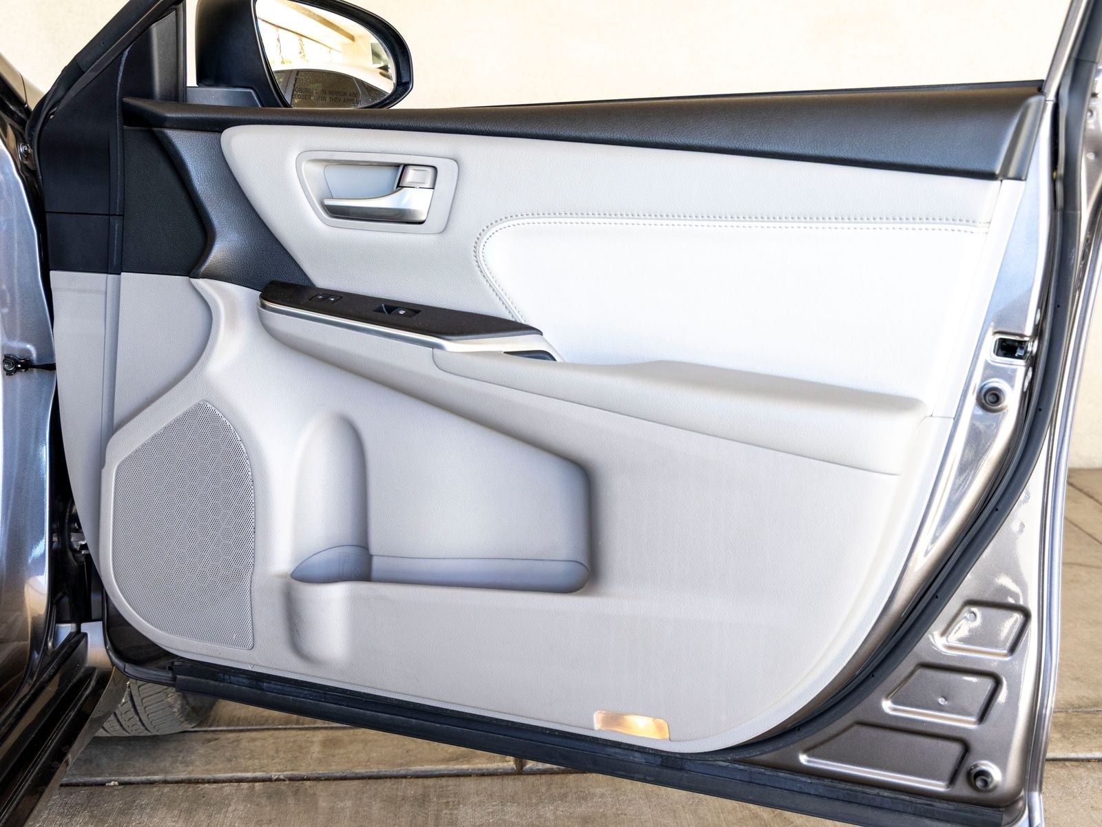 2016 Toyota Camry Hybrid XLE