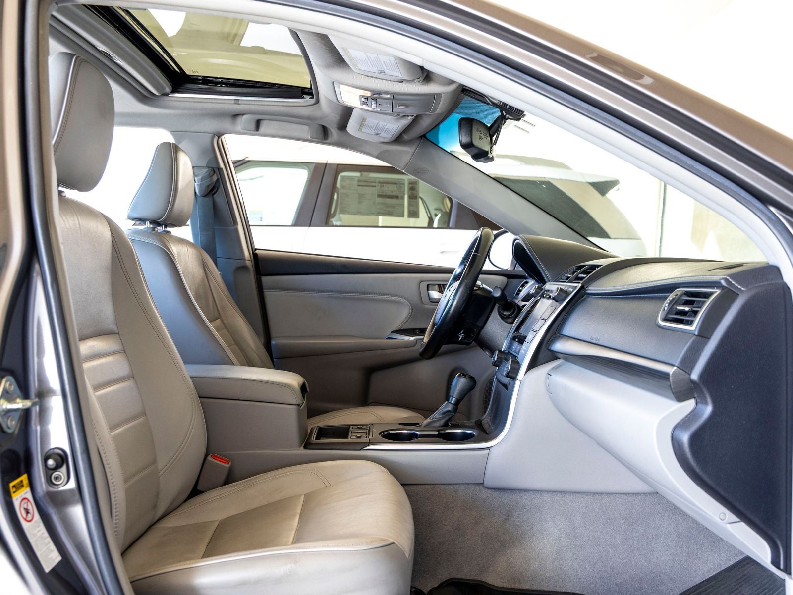 2016 Toyota Camry Hybrid XLE