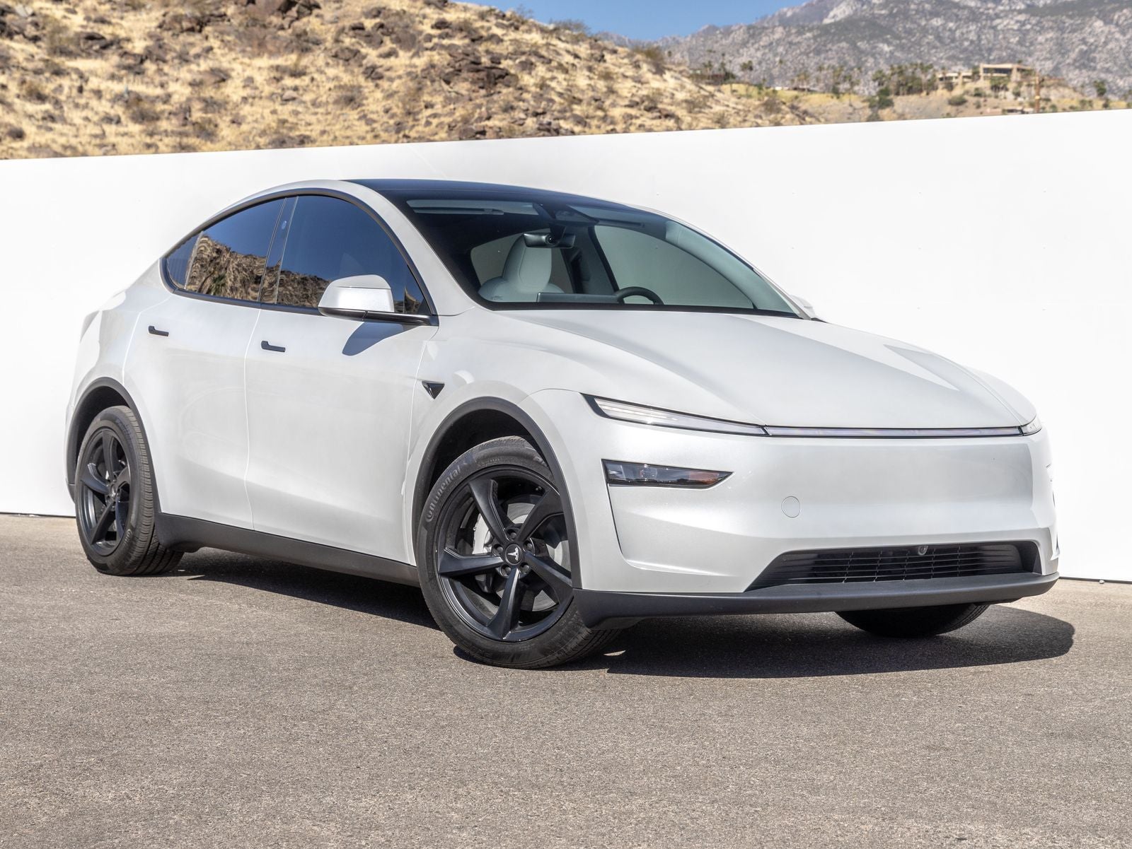 2026 Tesla Model Y LONG RANGE