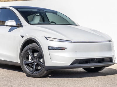 2026 Tesla Model Y LONG RANGE