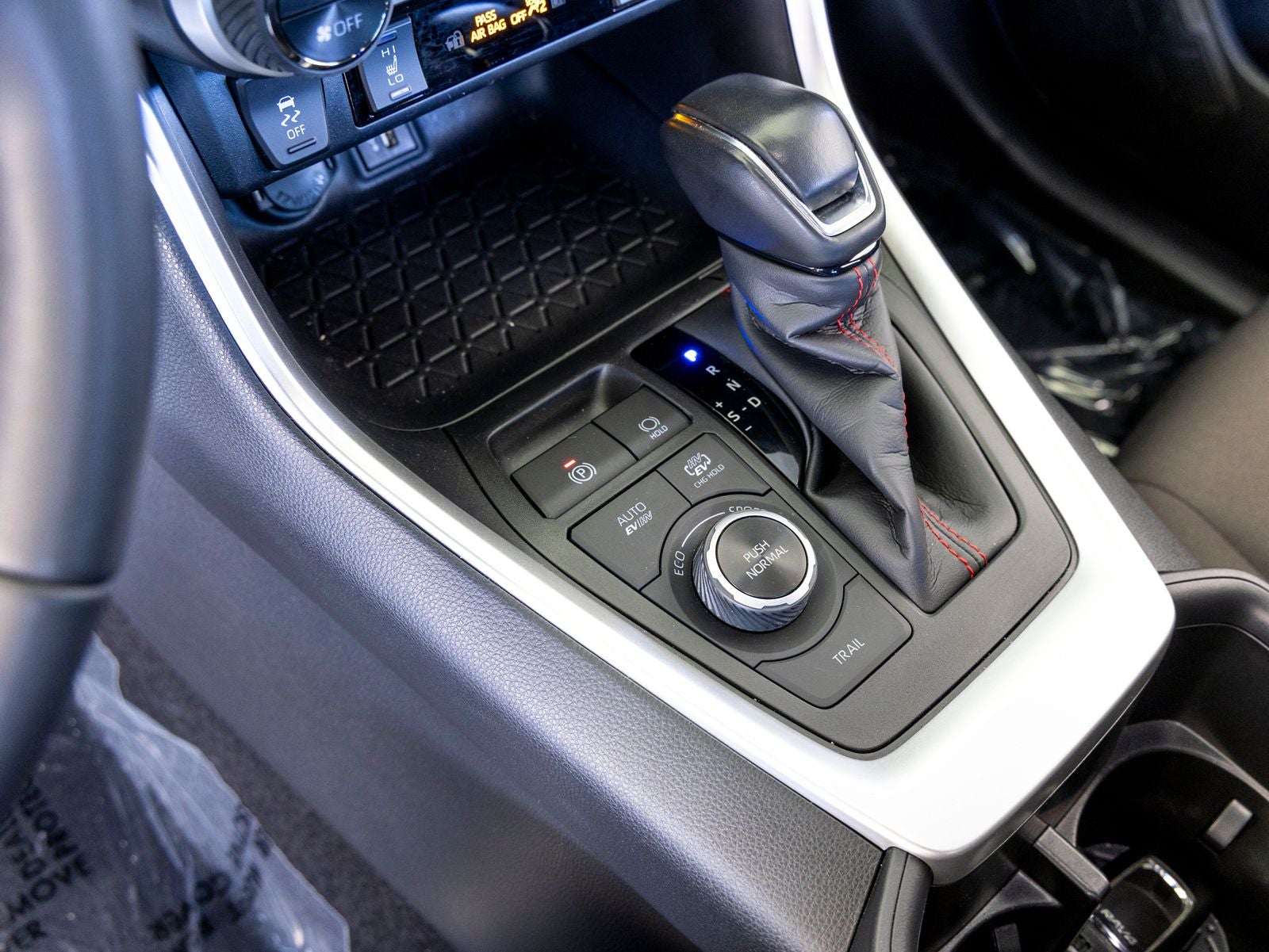 2024 Toyota RAV4 Prime SE