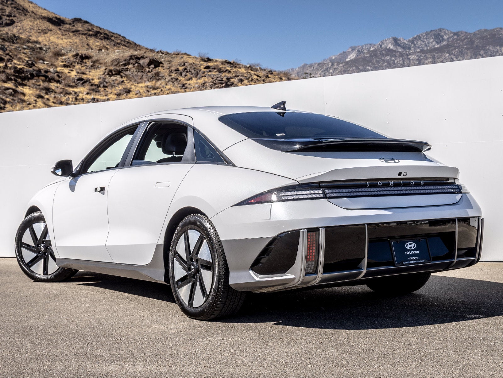 2024 Hyundai IONIQ 6 SE