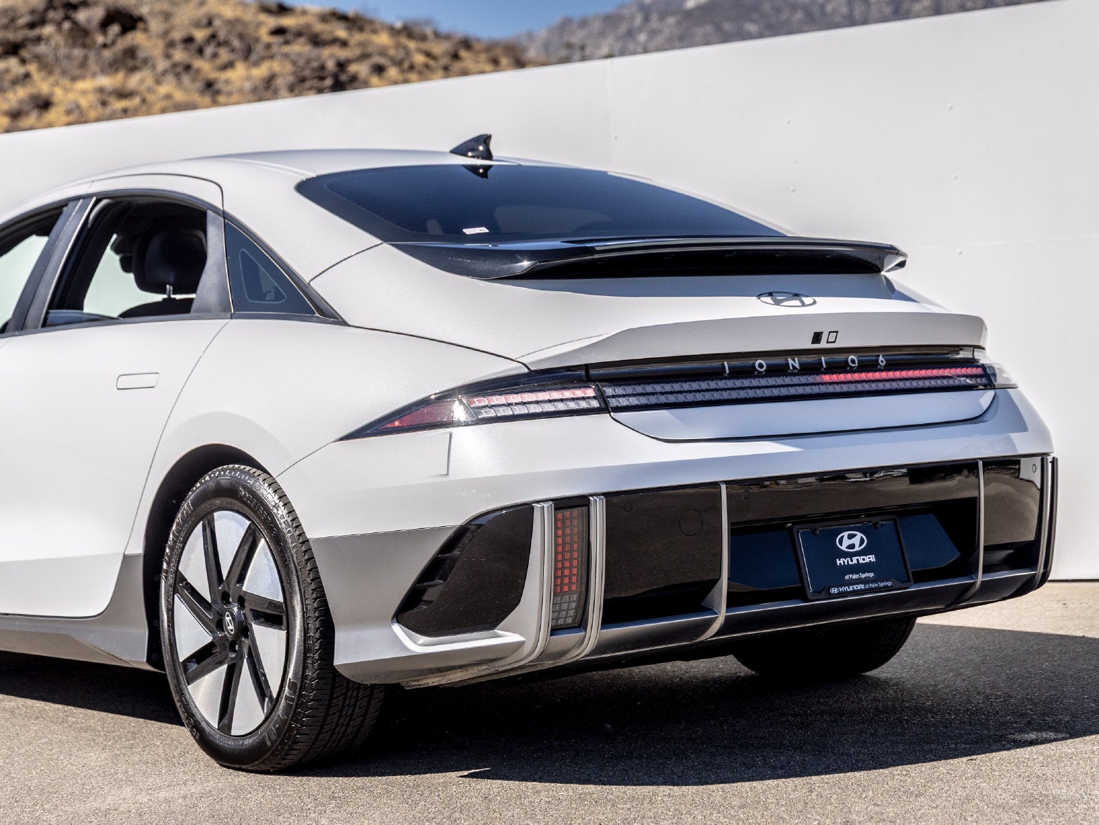 2024 Hyundai IONIQ 6 SE