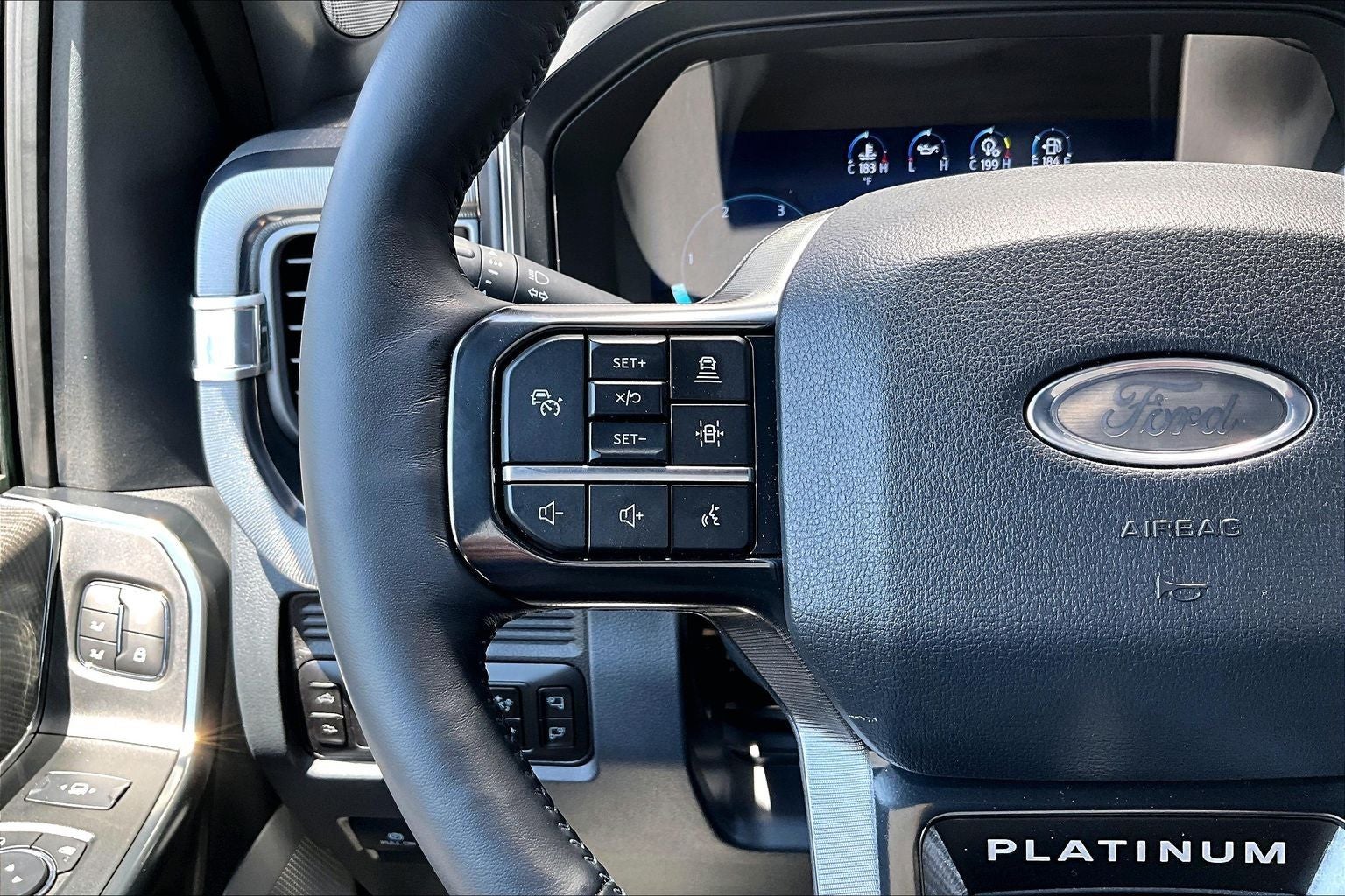 2025 Ford F-450SD Platinum DRW