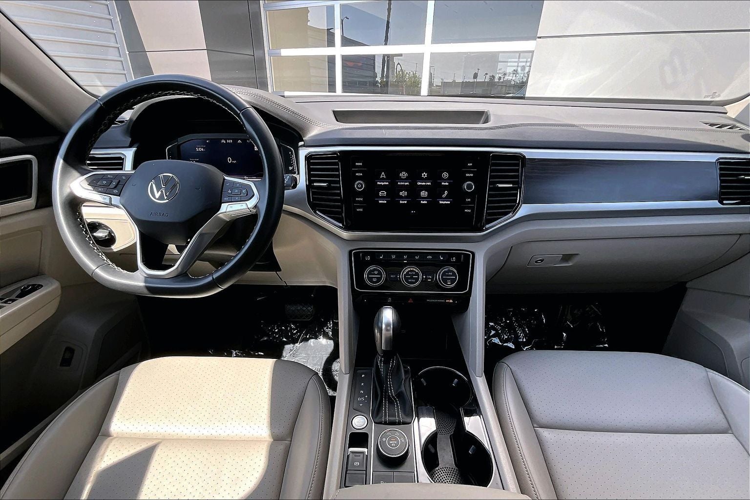 2023 Volkswagen Atlas 3.6L V6 SE w/Technology