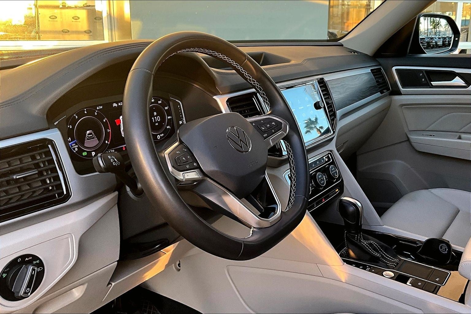 2022 Volkswagen Atlas 3.6L V6 SE w/Technology