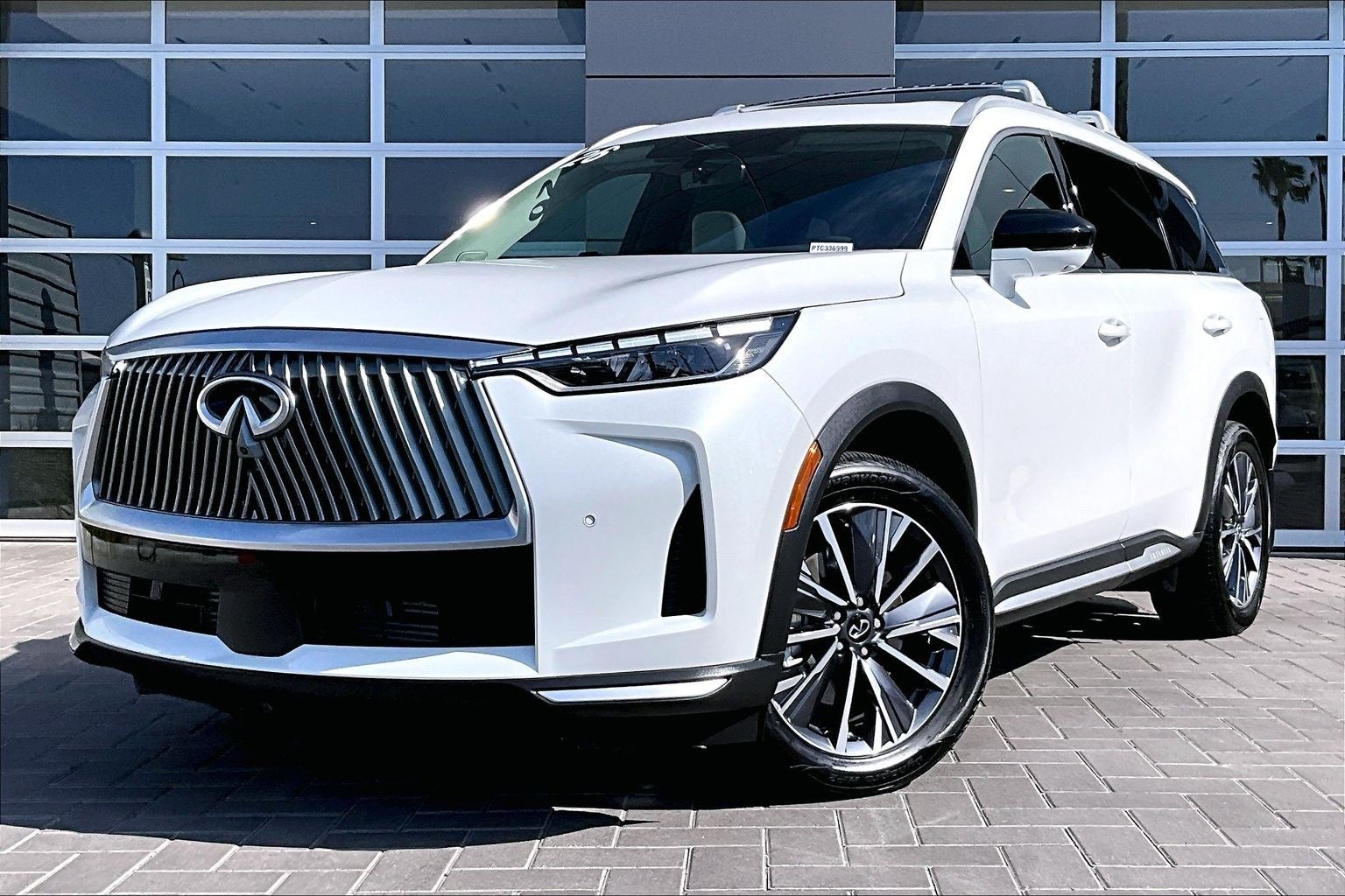 2026 INFINITI QX60 LUXE