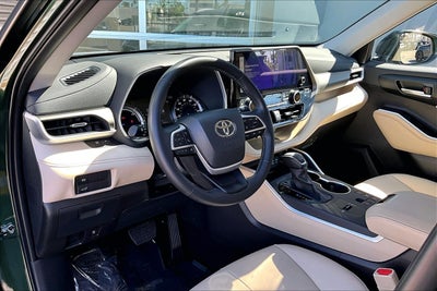 2025 Toyota Highlander Hybrid XLE