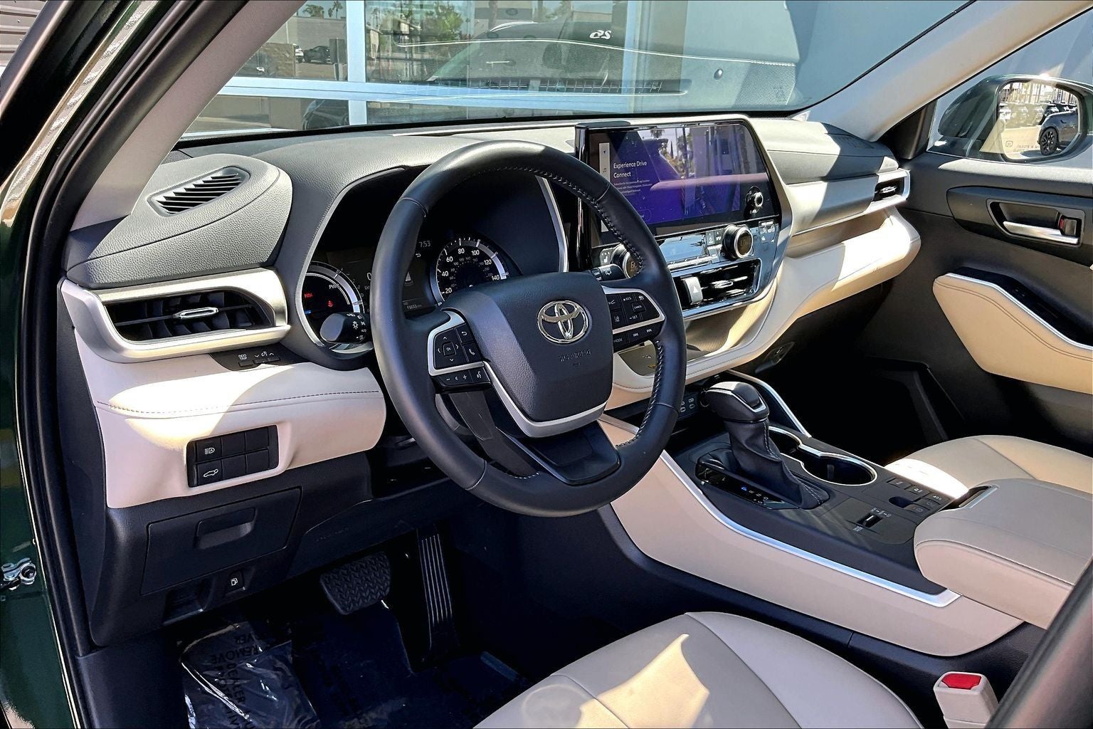 2025 Toyota Highlander Hybrid XLE