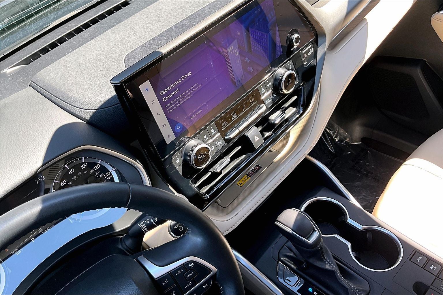 2025 Toyota Highlander Hybrid XLE