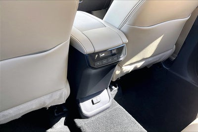 2025 Toyota Highlander Hybrid XLE