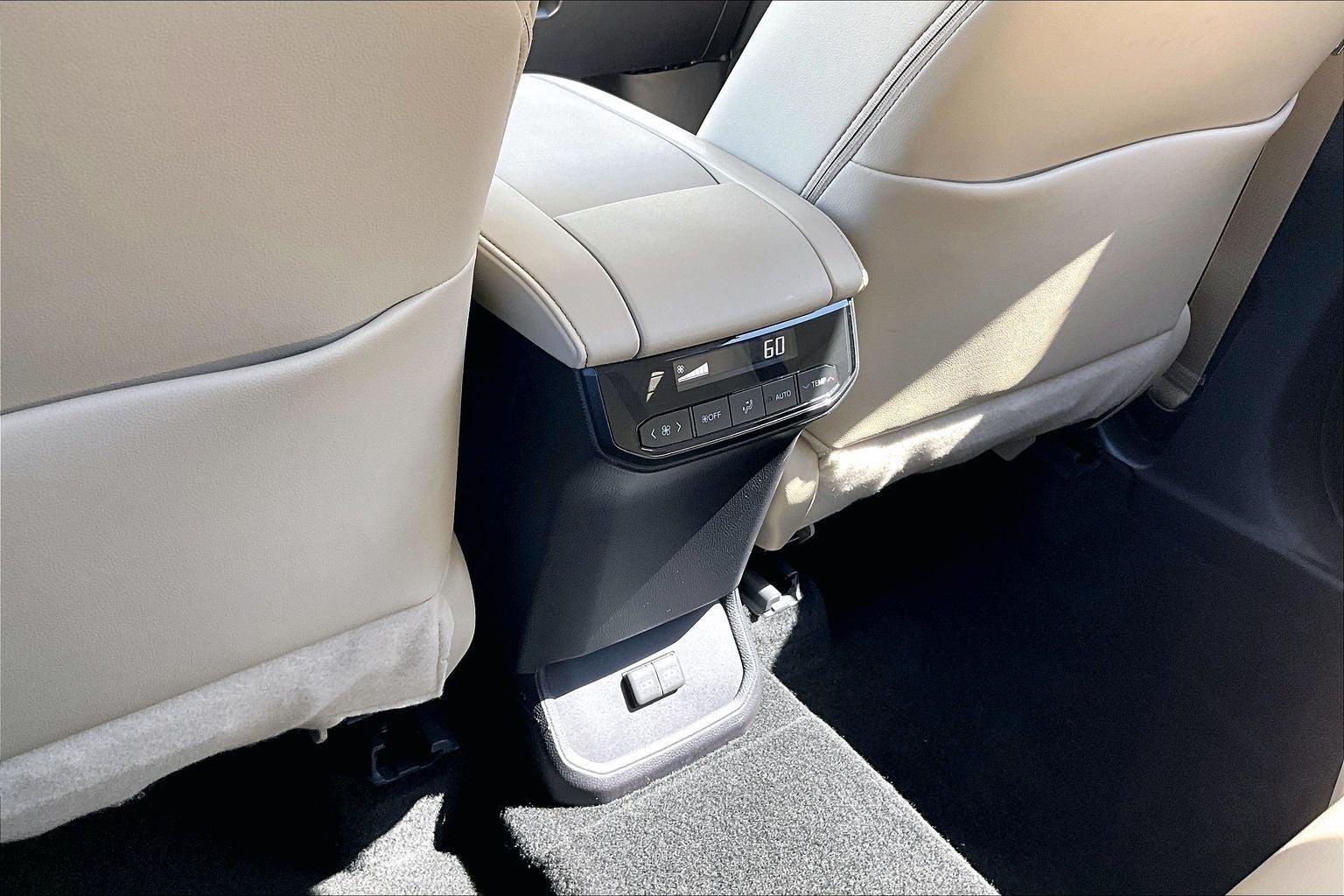 2025 Toyota Highlander Hybrid XLE