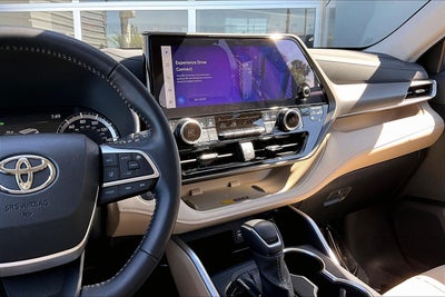 2025 Toyota Highlander Hybrid XLE