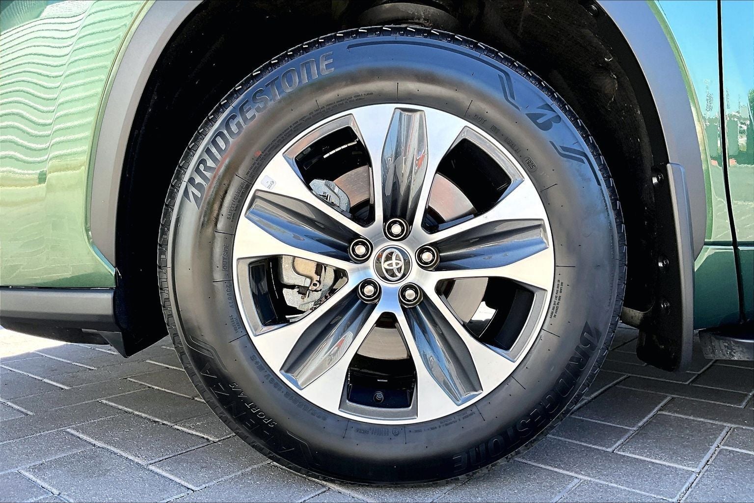 2025 Toyota Highlander Hybrid XLE