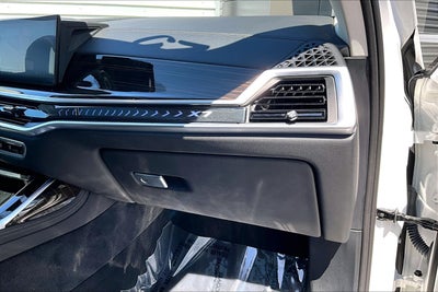 2025 BMW X7 xDrive40i
