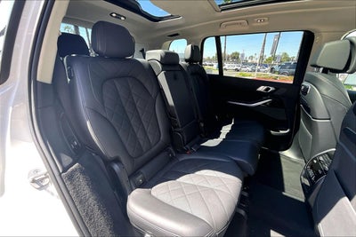 2025 BMW X7 xDrive40i