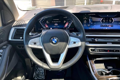 2025 BMW X7 xDrive40i