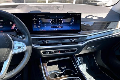 2025 BMW X7 xDrive40i